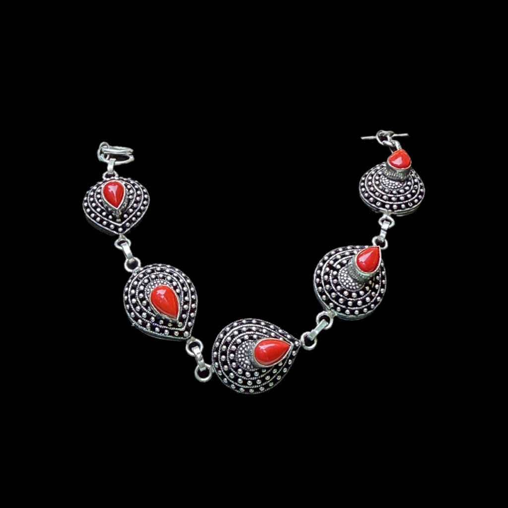 Red Onyx Silver Teardrop Bracelet
